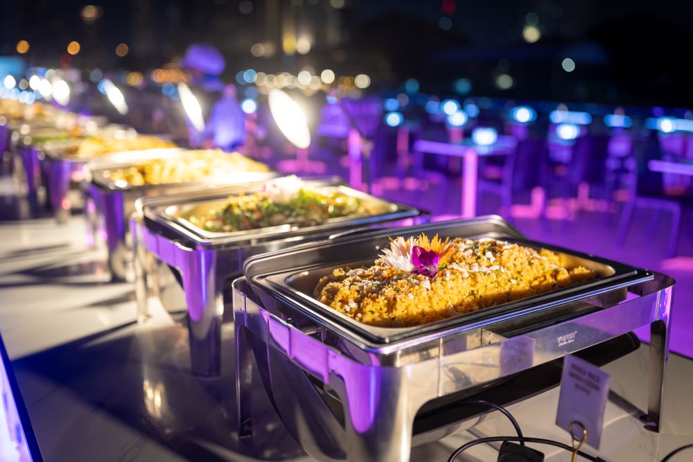 ล่องเรือดินเนอร์ Luxury White (โปรโมชั่น มา 4 จ่าย 3 เฉพาะวันจันทร์-วันพฤหัสบดี)
