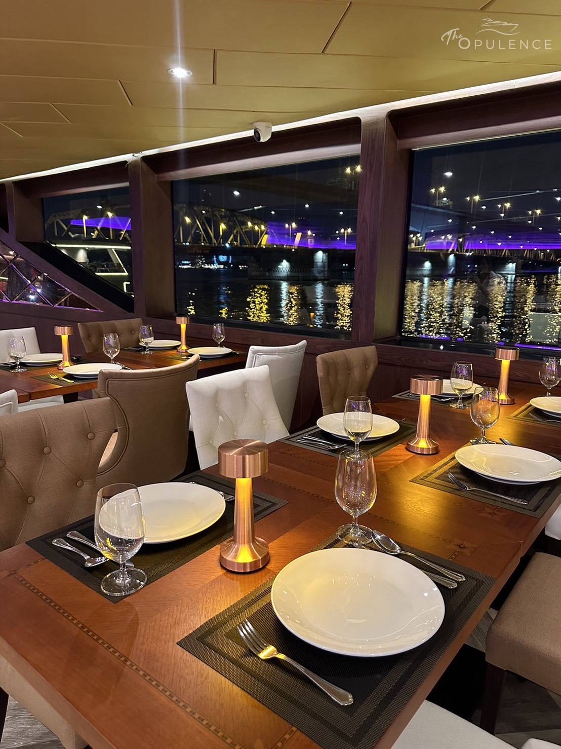 ล่องเรือดินเนอร์ The Opulence Cruise