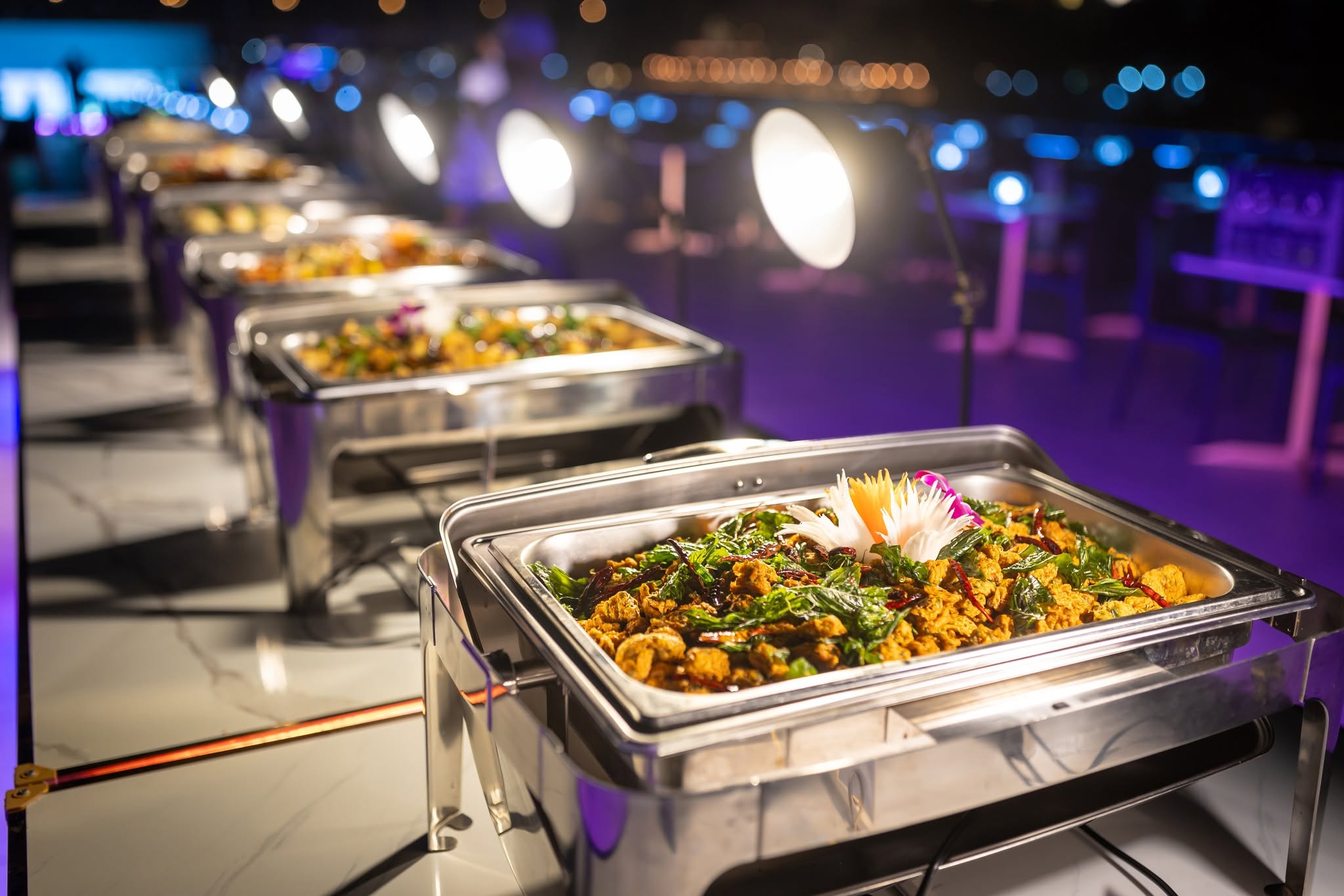 แพคเกจ ล่องเรือดินเนอร์ White Orchid River Cruise (โปรโมชั่น มา 4 จ่าย 3)