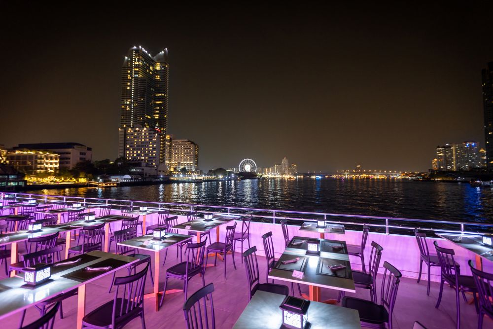 ล่องเรือดินเนอร์ Luxury White (โปรโมชั่น มา 4 จ่าย 3 เฉพาะวันจันทร์-วันพฤหัสบดี)