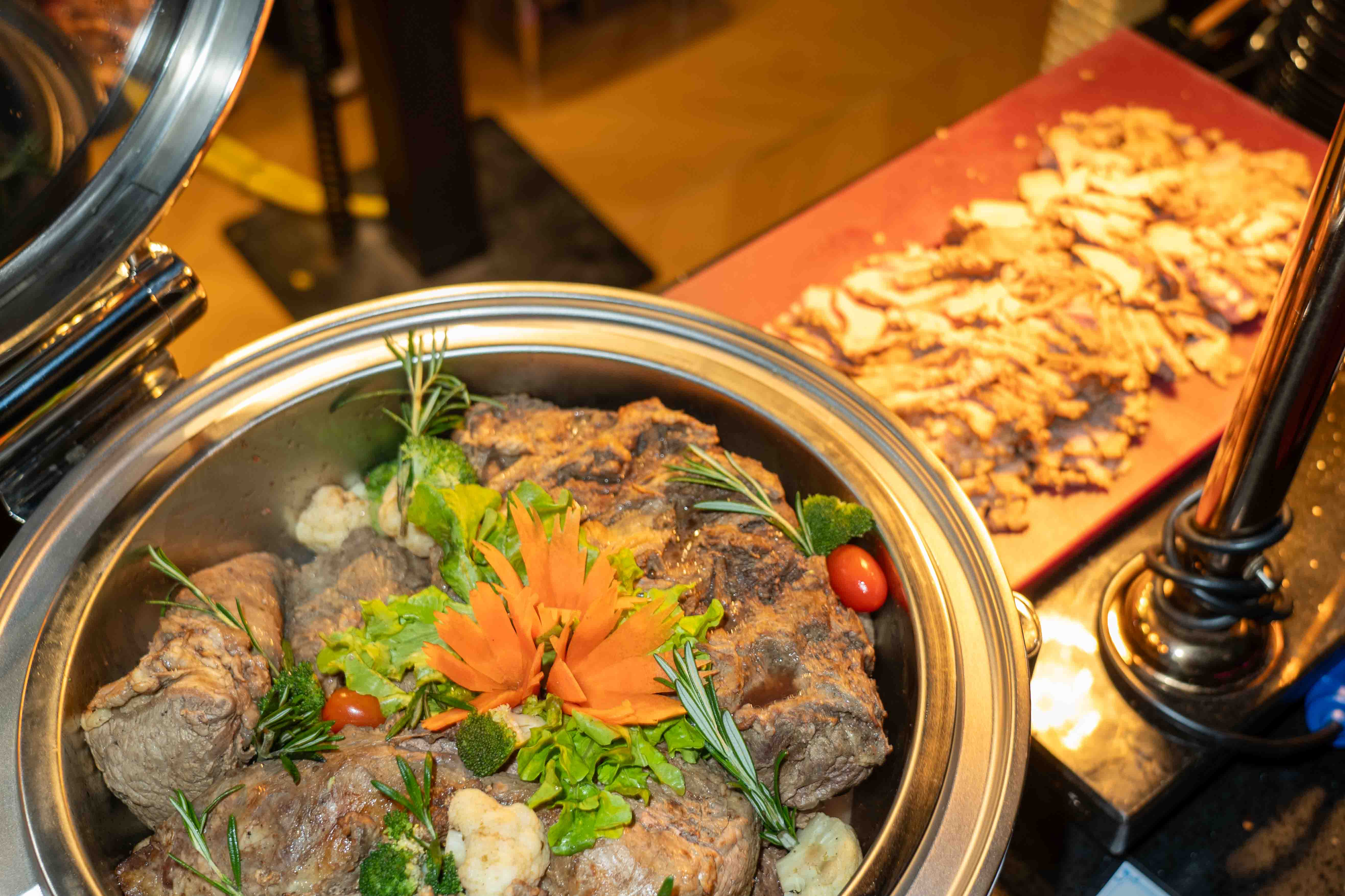 ล่องเรือดินเนอร์ Super Galaxy Cruise