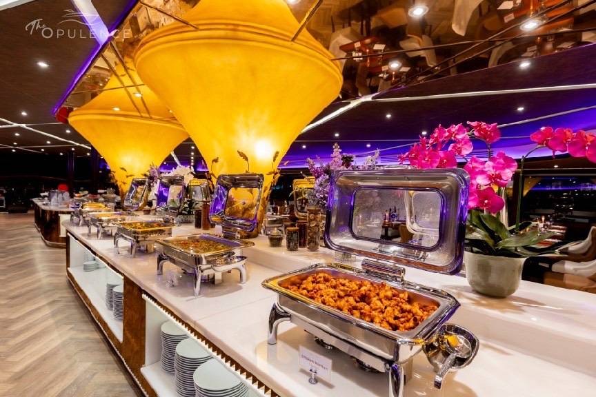 ล่องเรือดินเนอร์ The Opulence Cruise