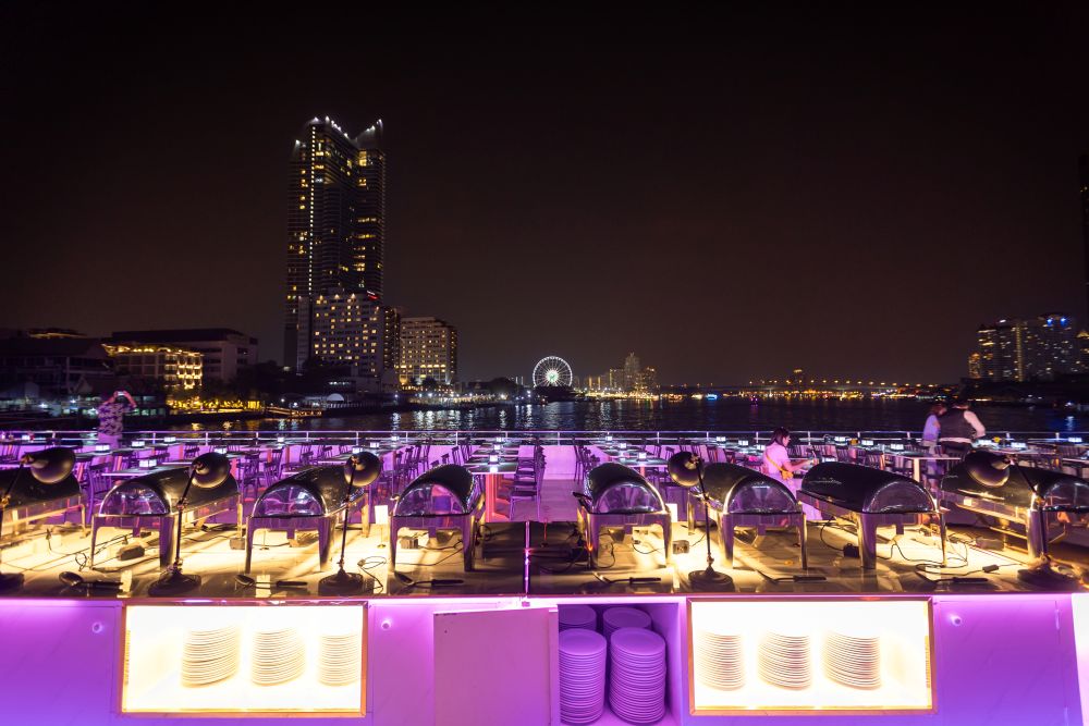 ล่องเรือดินเนอร์ Luxury White (โปรโมชั่น มา 4 จ่าย 3 เฉพาะวันจันทร์-วันพฤหัสบดี)