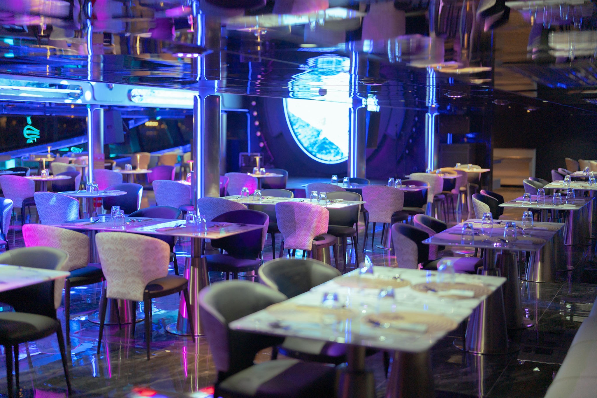 ล่องเรือดินเนอร์ Super Galaxy Cruise