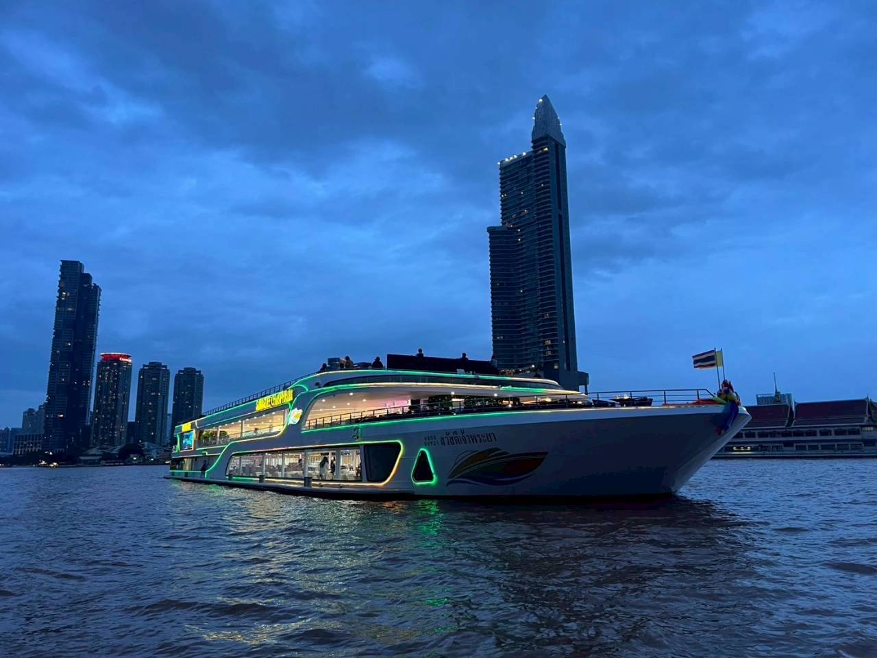 ล่องเรือดินเนอร์ Sawasdee Chaophraya Cruise